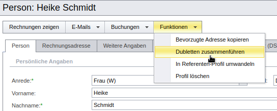 Funktion „Dubletten zusammenführen“ in einem Personenprofil